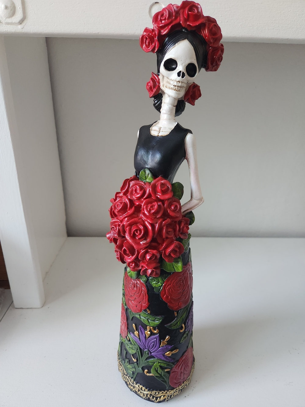 Day Of The Dead Decorative Resin Red Rose Skeleton Figurine – Día de Muertos